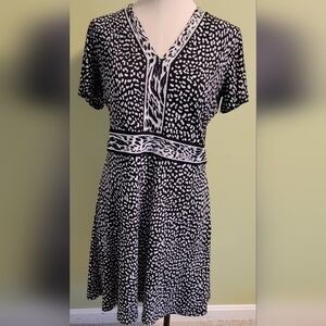 Stylish MK Black and White Dress SZ MED